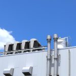 営業倉庫で危険物は保管できる？保管可能な種類・法改正のポイントを解説