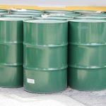 【一覧表】少量危険物の指定数量｜消防法の届出要否と計算方法も解説