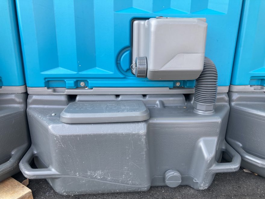 仮設トイレの水の補充方法｜補充しても出ないときの原因や対策も解説